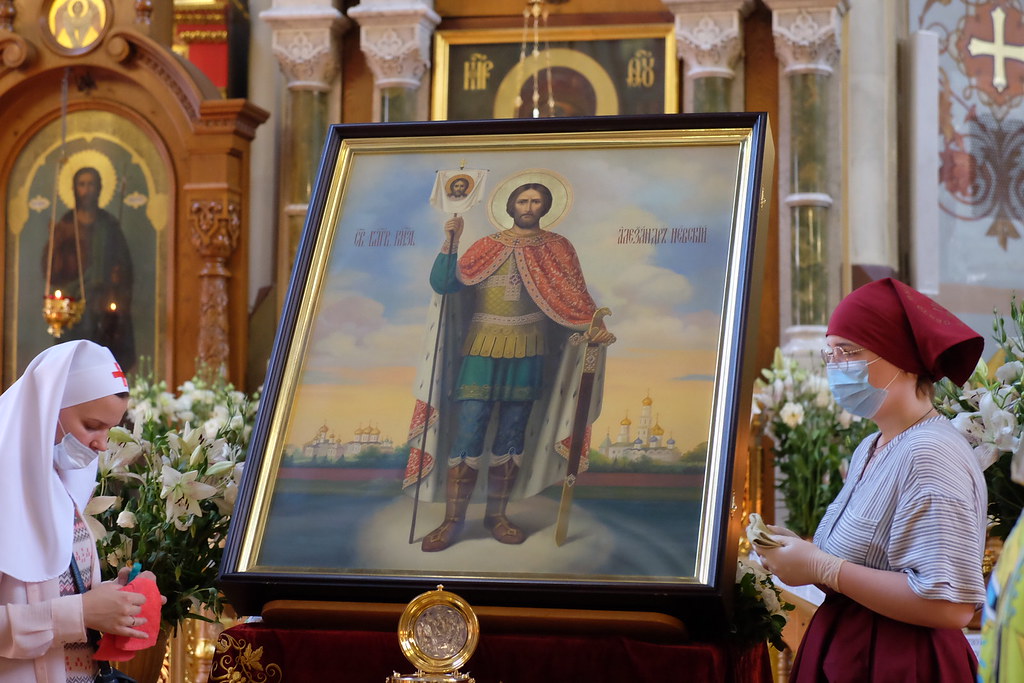 В Краснодаре состоялась соборная Божественная литургия у мощей благоверного князя Александра Невского